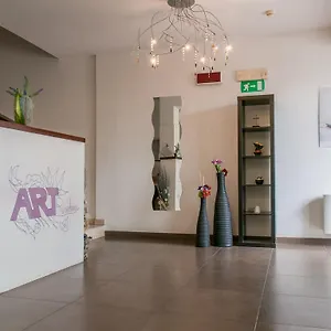 https://residence-art.emilia-romagnahotels.net